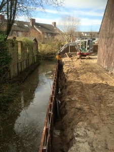 Beschoeiing laten plaatsen